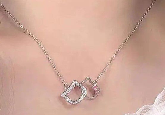 Catenine: Hello Kitty: 1 collier – Nuovo e nell'imballaggio originale da Lutry venduto da kylab7