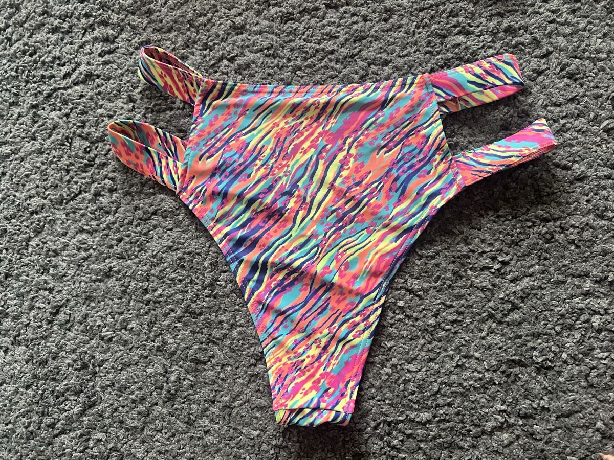 Costumi da bagno & Bikini: Wolf & Whistle Bikini Set, Gr. 40, bunt gemustert Sommer – Nuovo (secondo la descrizione) da Effretikon venduto da Briga.S. 6