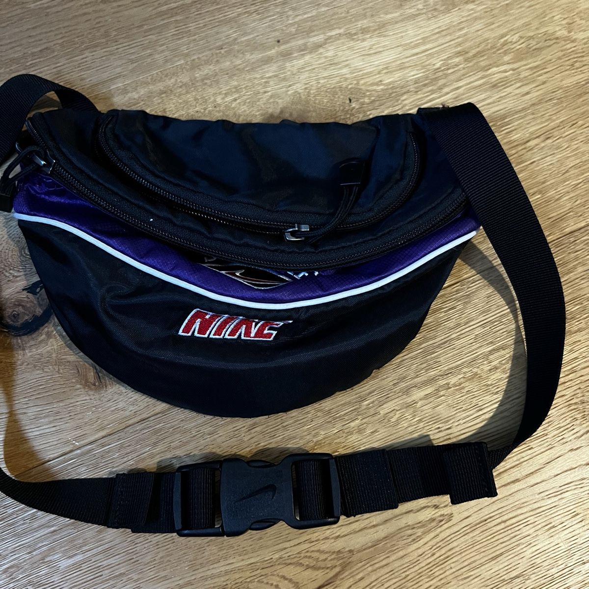 Supreme Borse: Nike x Supreme Umhängetasche Violett – Nuovo (secondo la descrizione) da Chur venduto da noe_mh8b 1