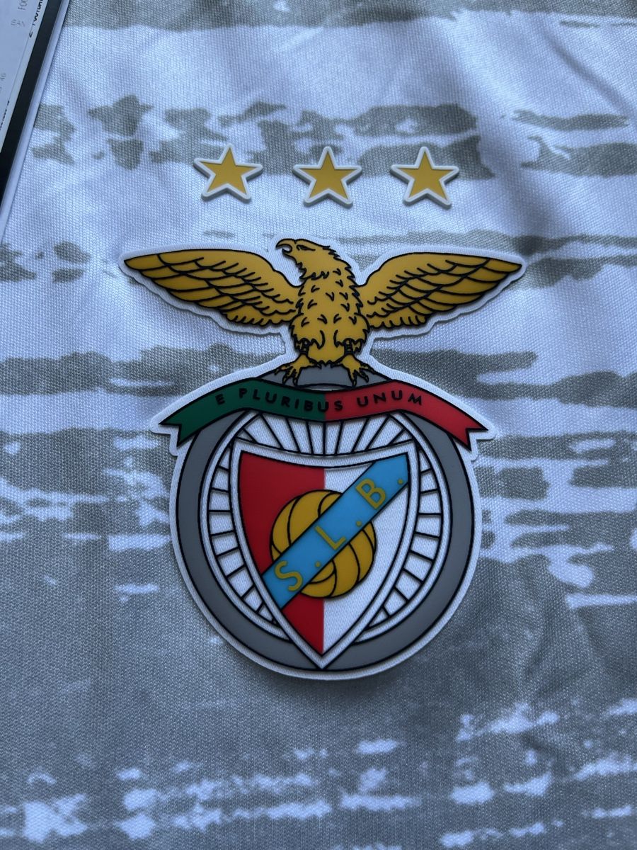 Adidas Leibchen & Hosen: Maillot Benfica  – Neu und originalverpackt aus Chambésy von Louwall_football 1