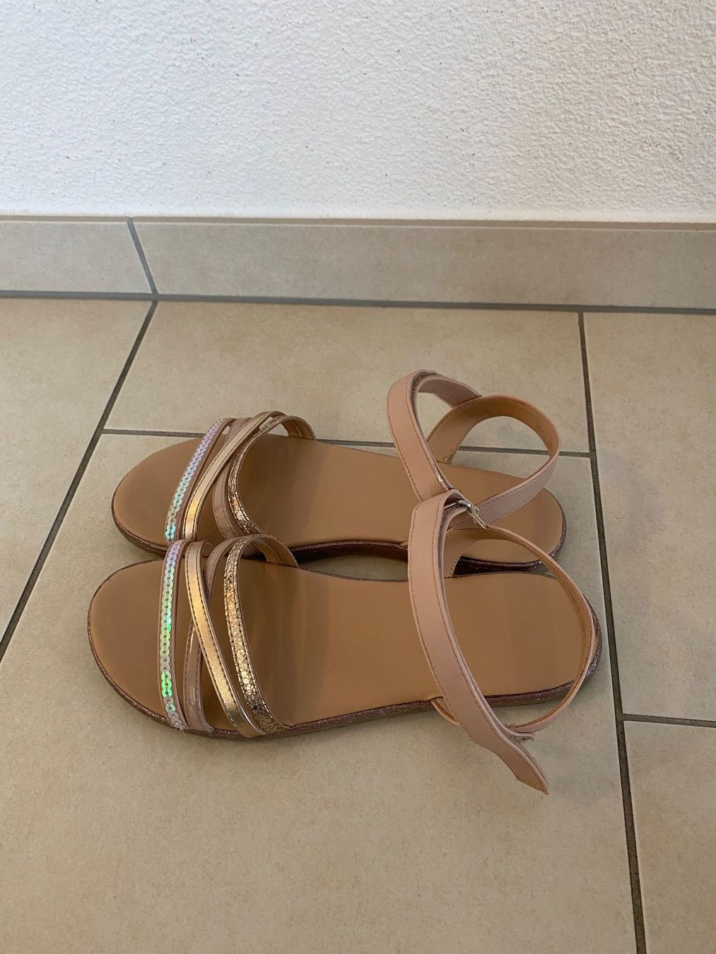 Schuhe für Mädchen: Sommer Sandalen, rosé gold, Grösse 37 – Gebraucht aus Küssnacht am Rigi von icbicb 2