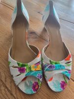 STUART WEITZMAN SANDALE MIT GEWEBTE OBERFLÄCHE/BLUMEN
