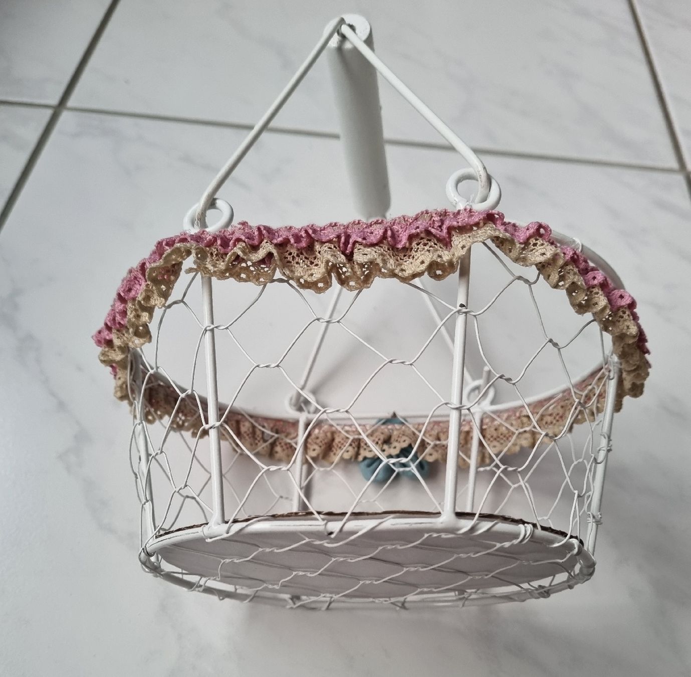 Tutte le decorazioni: Dekokorb mit Henkel Vintage weiss rosa – Usato da Nottwil venduto da Janny77 2