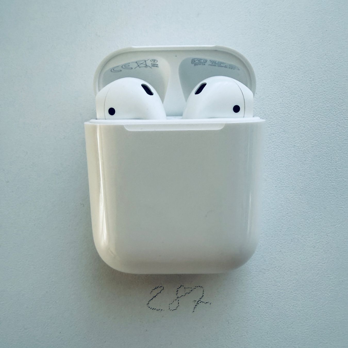 Apple Cuffie: Original Apple AirPods 2 Gen. Wireless Kopfhörer & Case – Usato da Basel venduto da MY.AIRPODS.SHOP 1