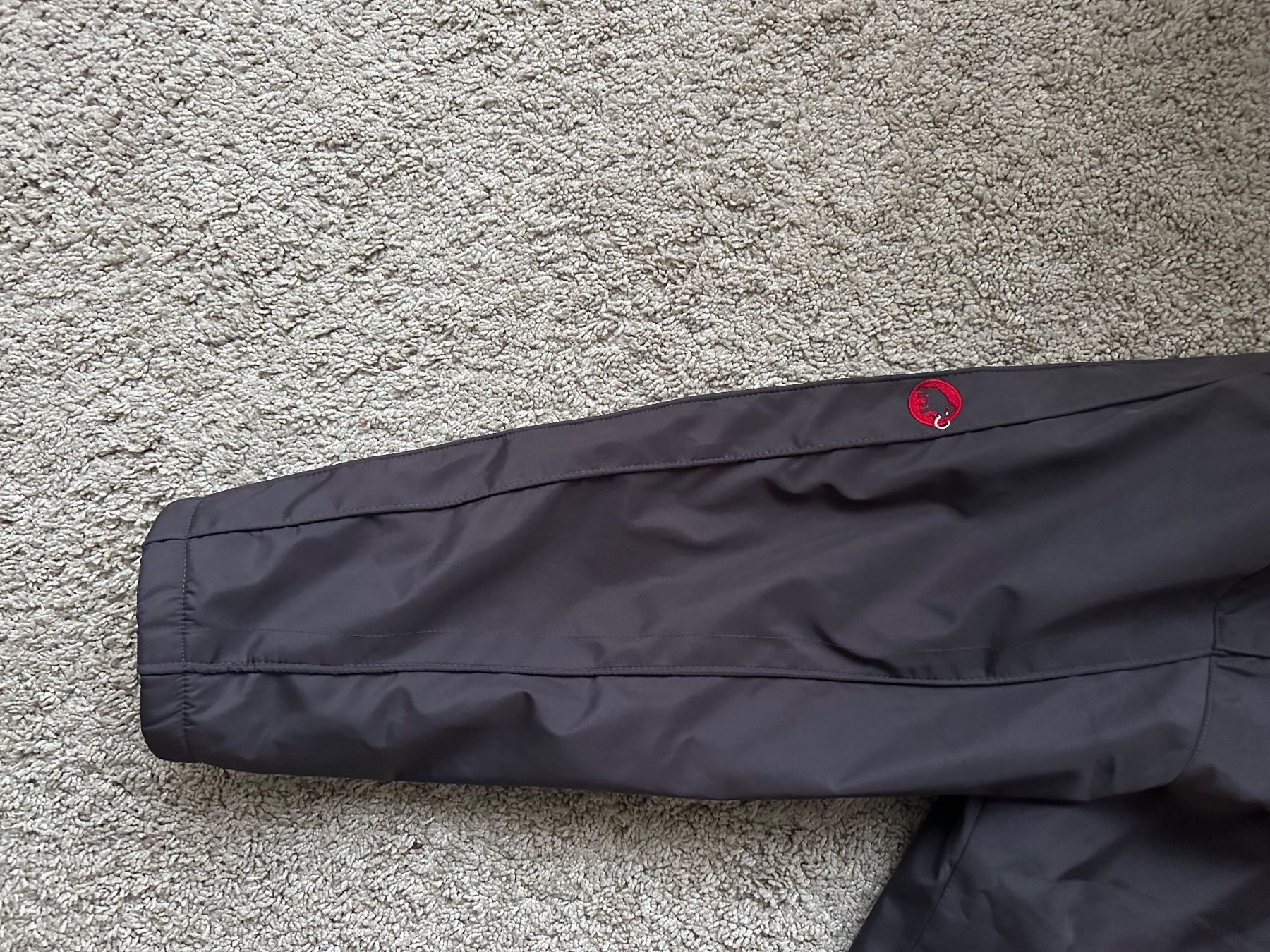 Mammut Giacche: Mammut Winter Jacke, Grösse L, Grau! – Usato da Basel venduto da olo..ir 6