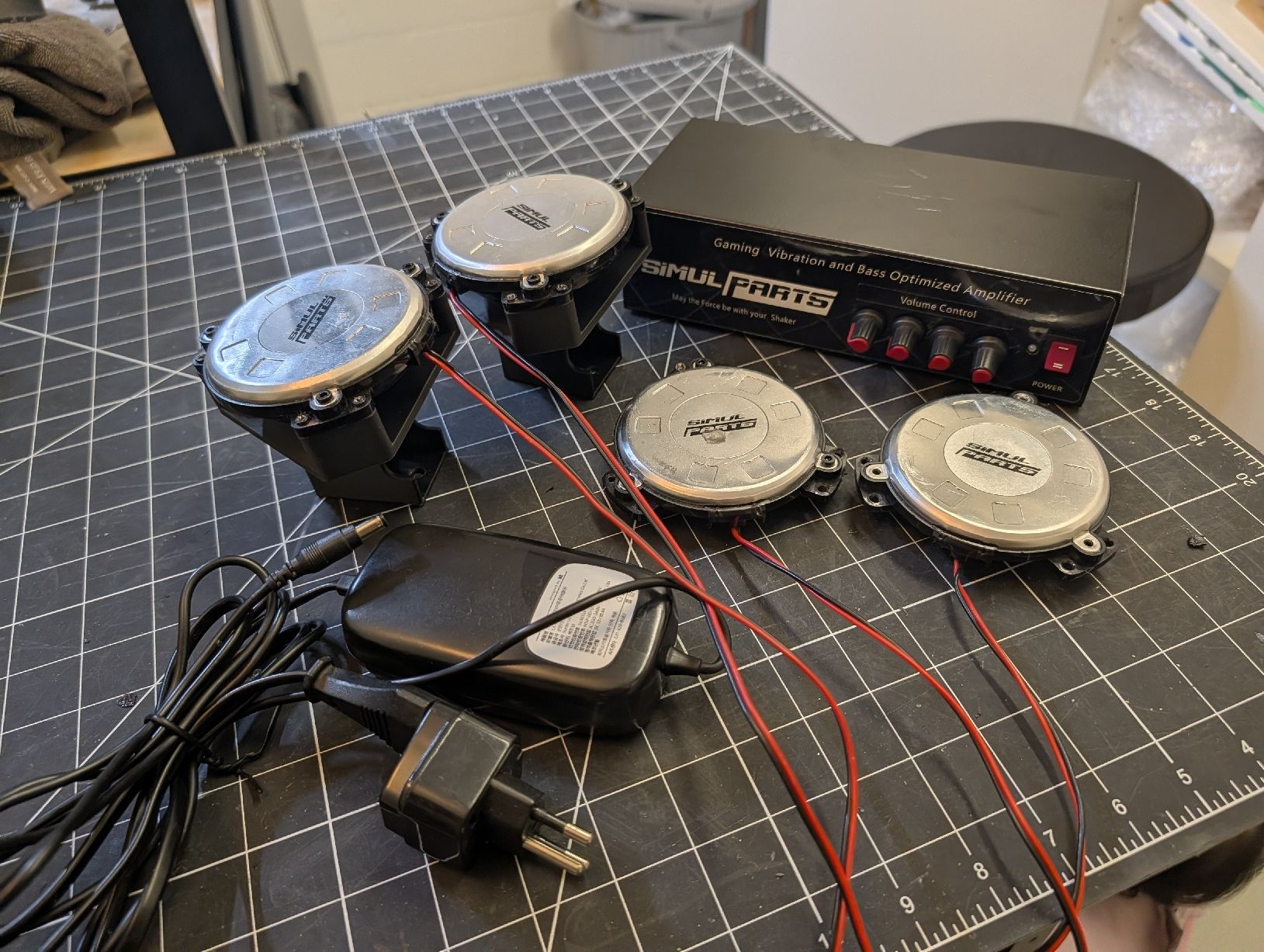 Casse acustiche: 4 channel bass shaker  – Usato da Zürich venduto da gil_5rkk