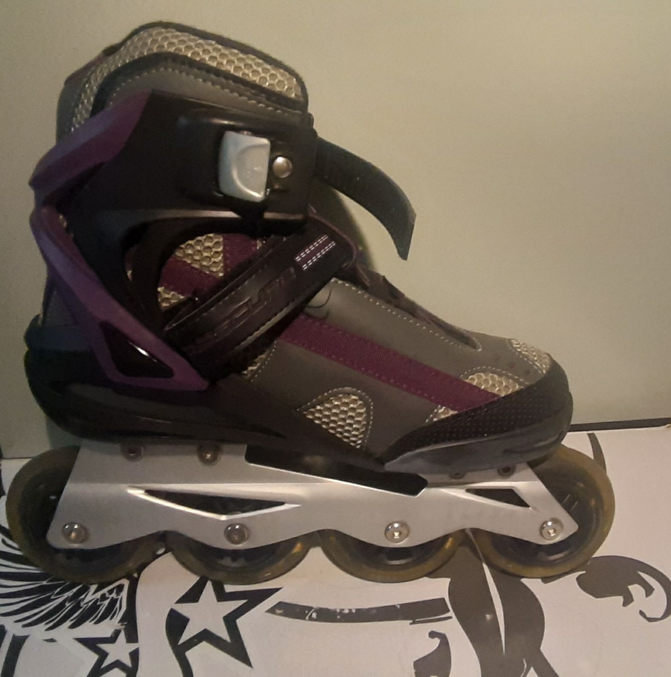 Obscure Pattini in linea & Pattini a rotelle: Inlineskates, Gr. 39 – Nuovo e nell'imballaggio originale da Zürich venduto da Venecia25 2