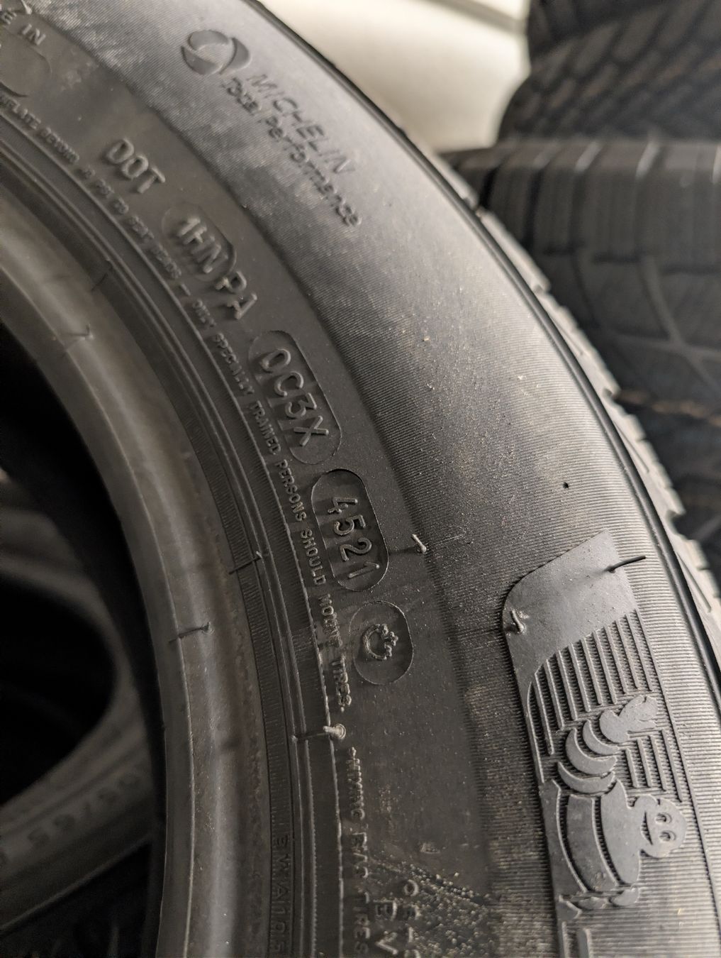 Michelin Pneus & Roues: Winterreifen  – Neuf avec emballage d'origine à Dürrenäsch par Pneu-Idris 3