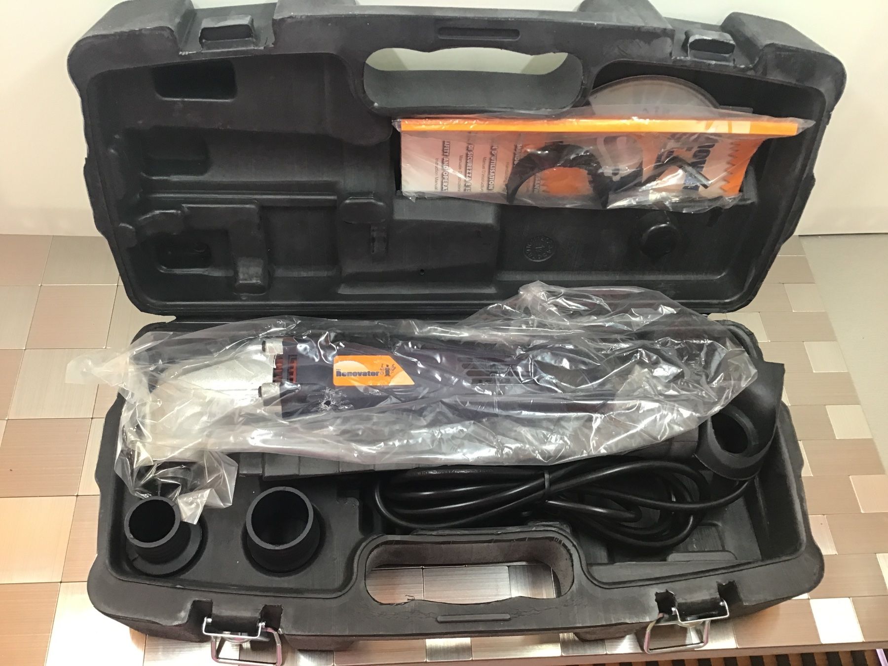 Tutte le macchine: THE RENOVATOR DELUXE MULTI-TOOL KIT – Usato da Männedorf venduto da Spezial-Modelle 2