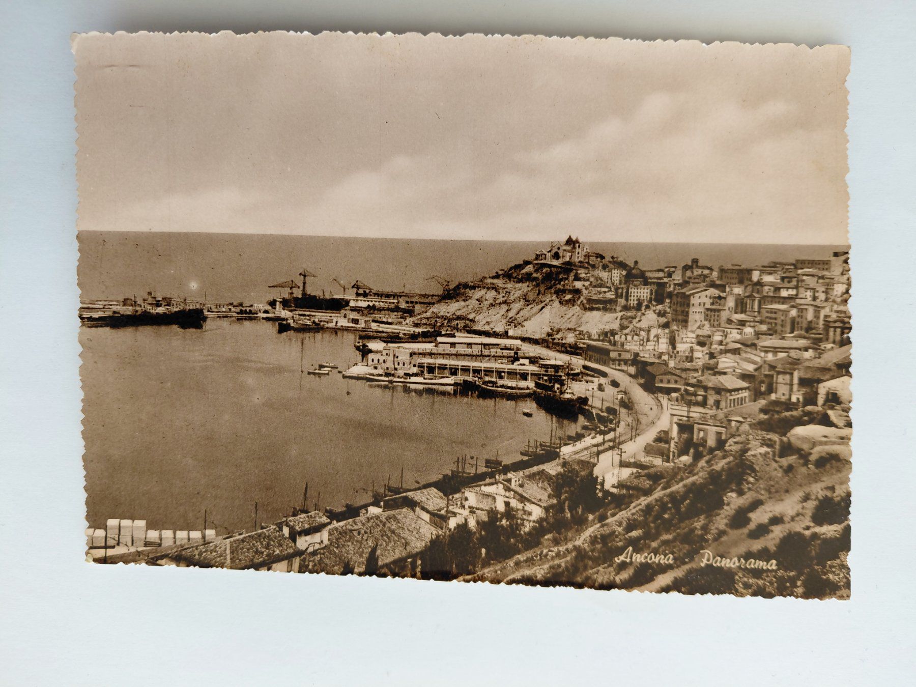 Cartoline postali: Ansichtskarte Ancona Panorama Italien gebraucht – Usato da Wattwil venduto da yburgler