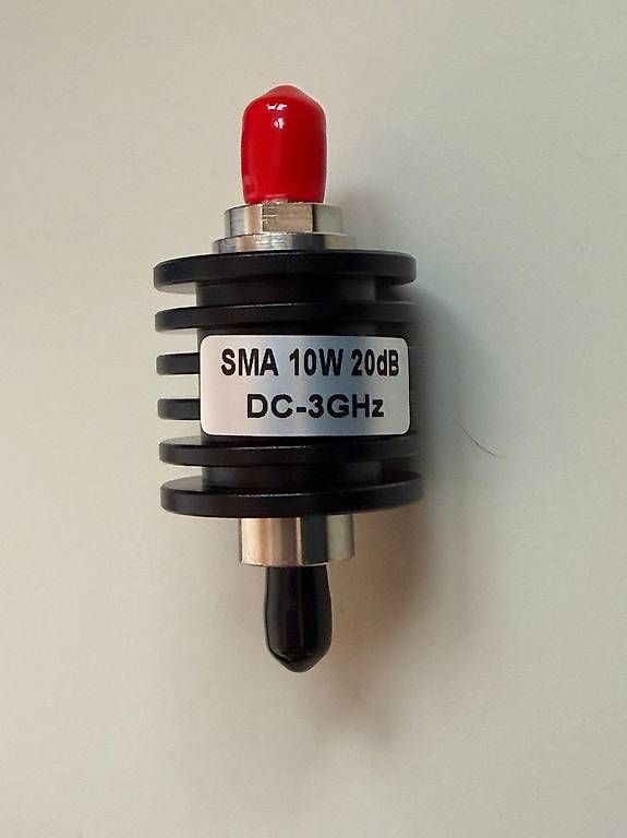 Radiocomunicazione: 10W SMA Type Attenuator 20dB DC bis 3GHz – Nuovo (secondo la descrizione) da Sumiswald venduto da MFMF02