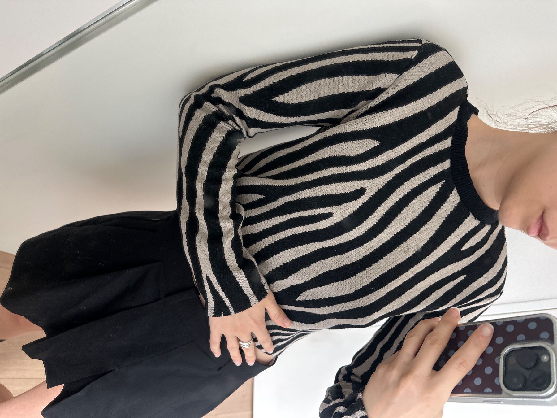 Zara Maglioni & Felpe: Zebra pullover mit Schulterpolster XS – Usato da Rheineck venduto da sam_9m27