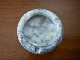 Aschenbecher Marmor rund Durchmesser 6.5cm guter Zustand
