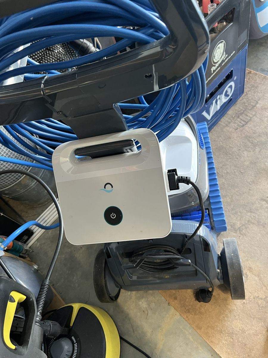 Dolphin Accessori per Piscine: Dolphin Poolroboter S200 Robotic Cleaner – Usato da Schenkon venduto da NCB77 2