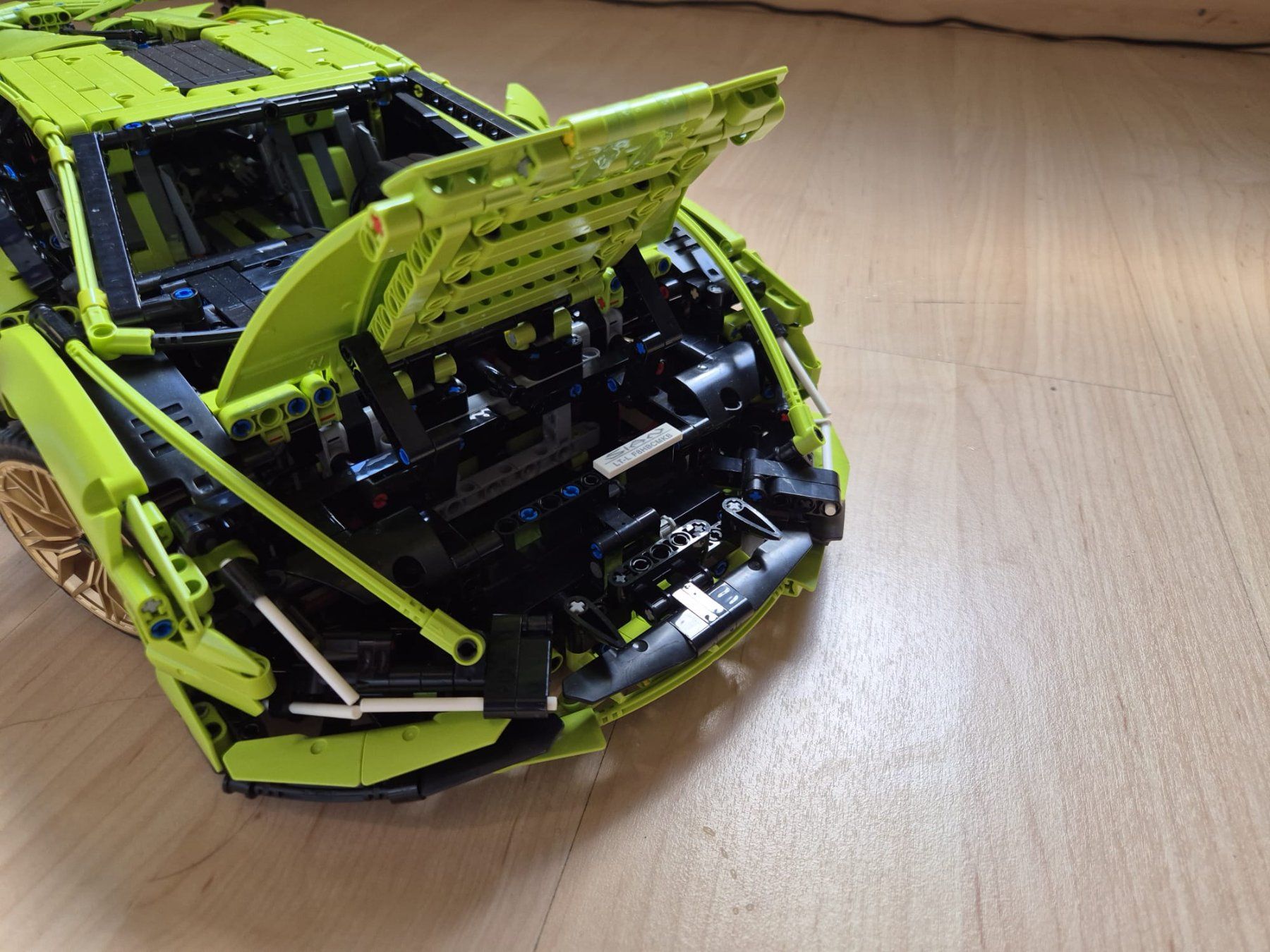 Lego Kit di costruzioni: Top Zustand! Lego Technic Lamborghini Sian – Usato da Pfungen venduto da Mizutayio 6