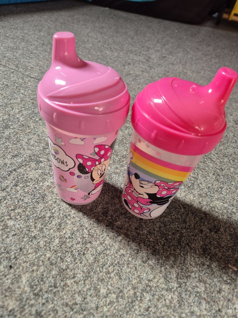 Bicchieri: Lot de 2 gobelets Minnie Mouse – Usato da Yverdon-les-Bains venduto da somiou