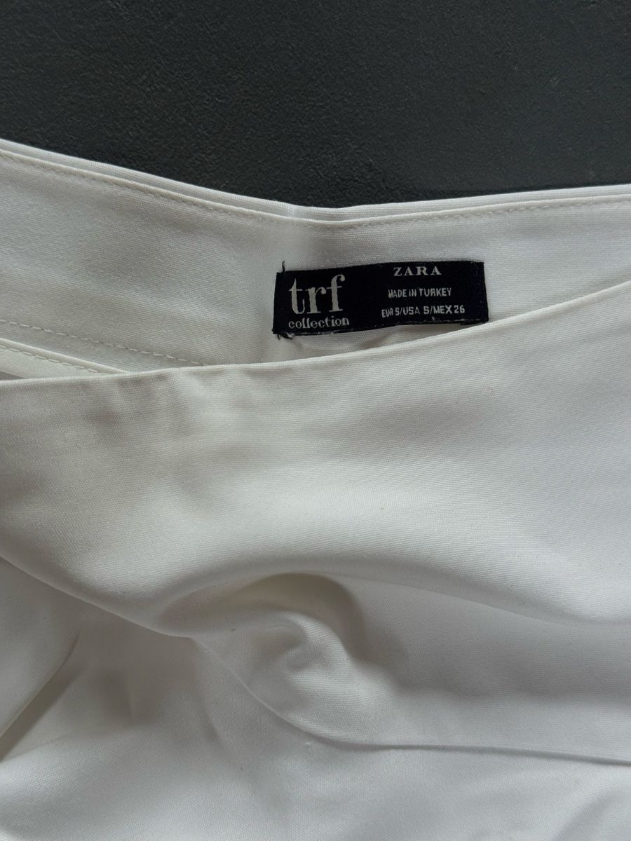 Zara Pantaloni: Zara White Ruffle Shorts, Size S – Usato da Hagendorn venduto da cel_qg9h 2