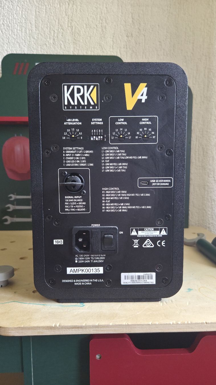 KRK Casse acustiche: KRK V4 Studio Monitor – Nuovo (secondo la descrizione) da schwarzhäusern venduto da mgel27 1