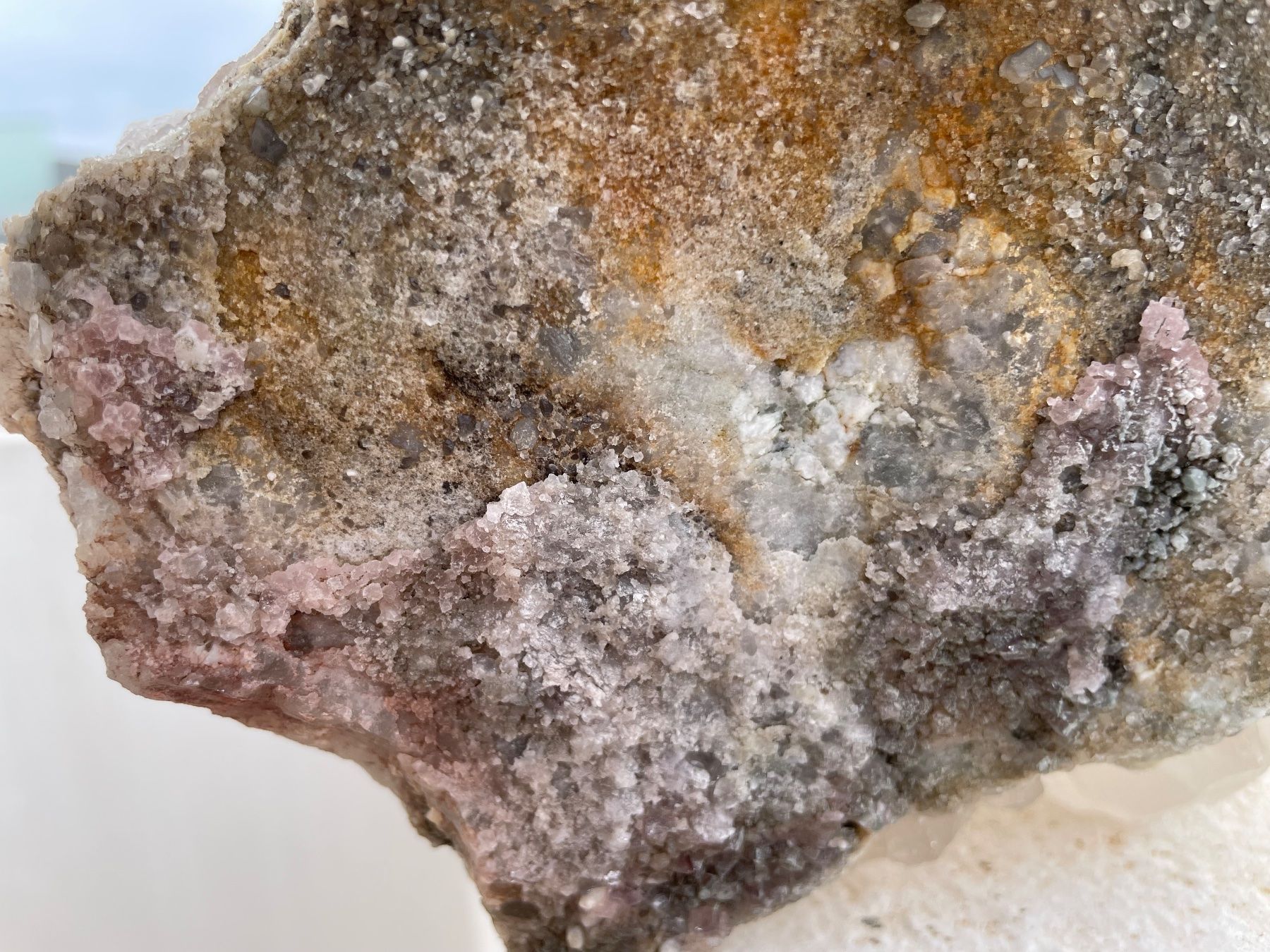 Minéraux & Lithothérapie: Quartz Group & Fluorite Rose Gothard – D'occasion à Genève par qua_q7kb 4