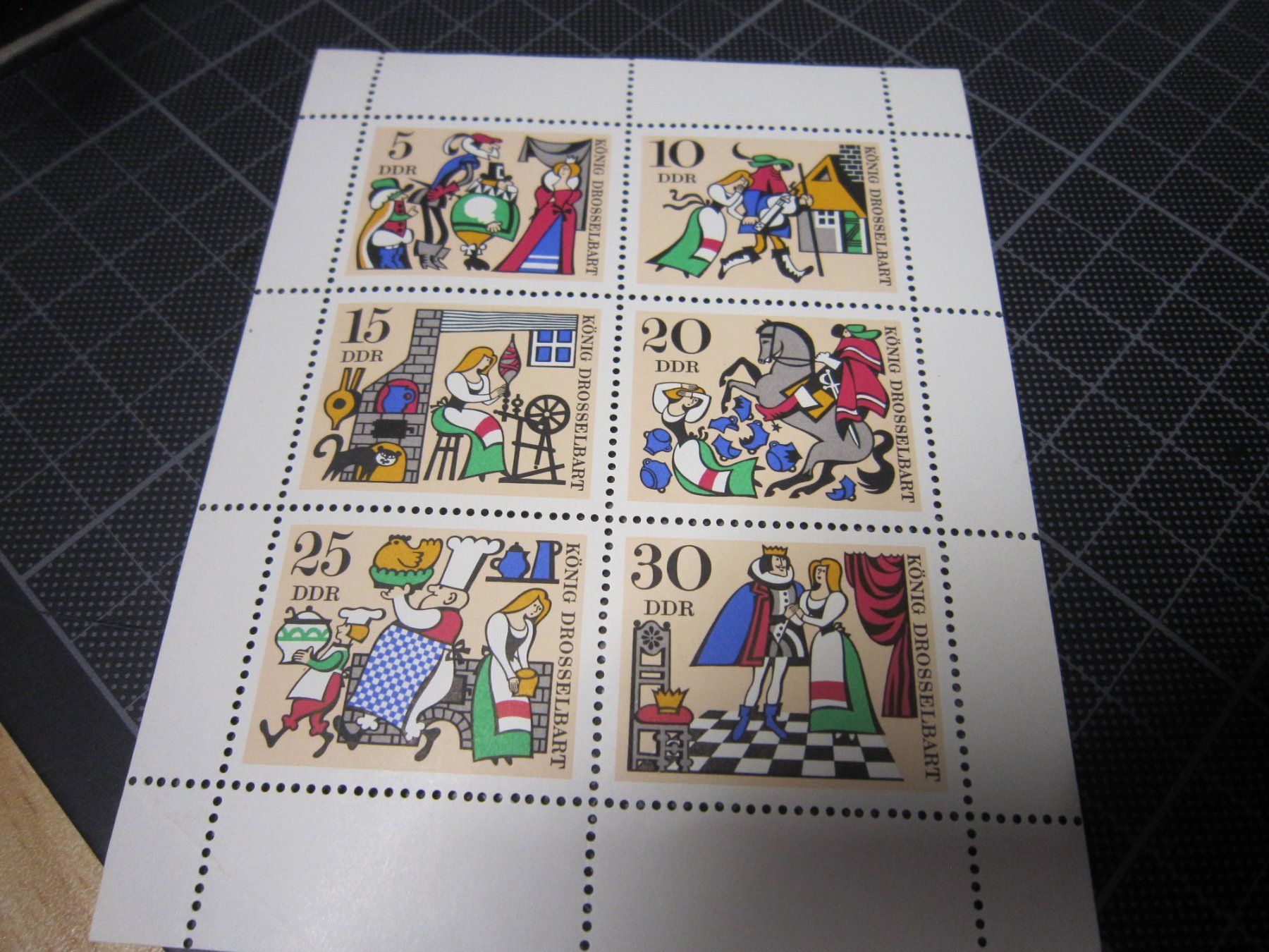 Alle Briefmarken: Schöner Block DDR – Gebraucht aus Giubiasco von sal_9j6w 1