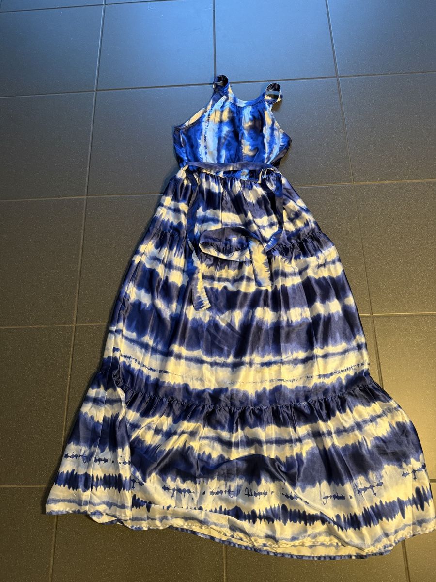 Kleider: Sommerliches Maxikleid mit Batikmuster, Grösse XS – Gebraucht aus Belp von Eli201100