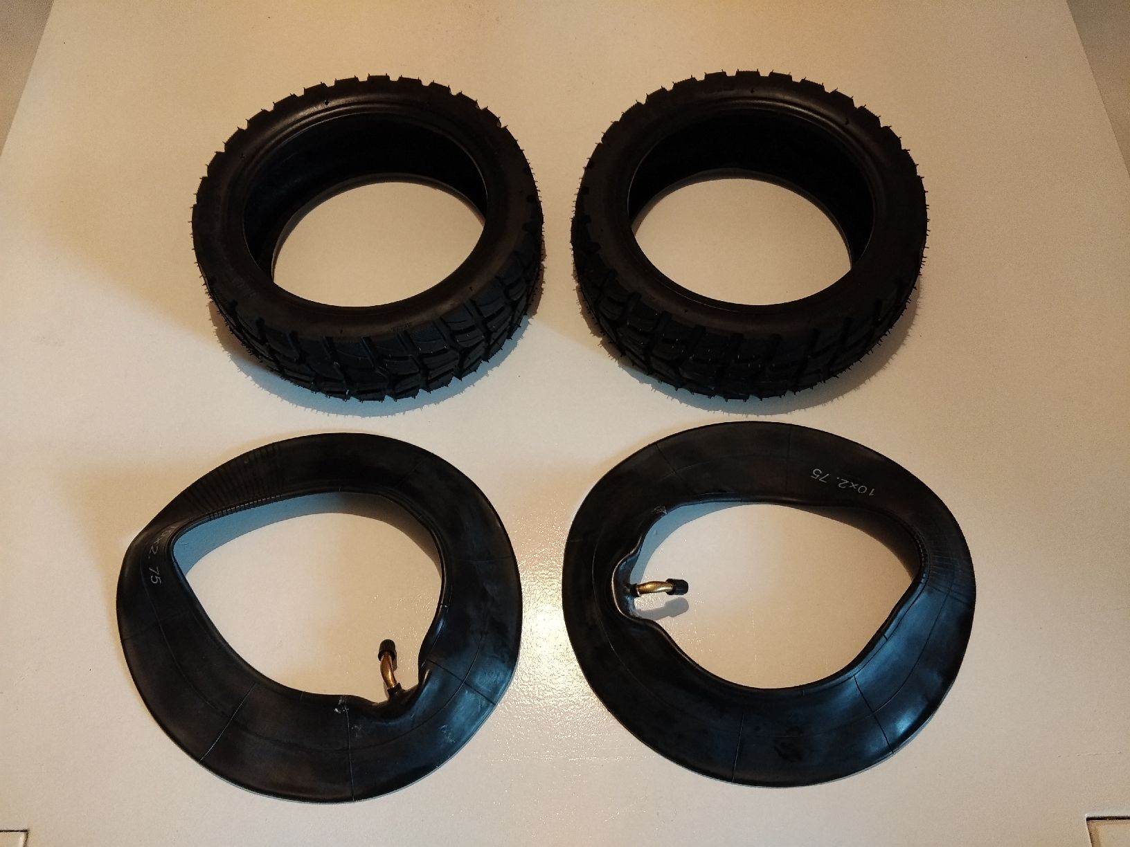 E Scooter Reifenset 10x2.75.6.5 mit Schlauch (Neuf avec emballage d ...