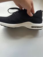 Schwarze Turnschuhe / Sneaker - Grösse 39 - Sportlich & chic