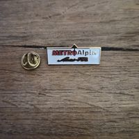 Pin’s Metro Alpin Saas-Fee – émail doré – souvenir 