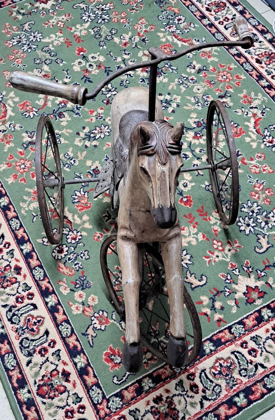 Giocattoli: Antikes Original Holzvelo Pferdchen – Usato da Oftringen venduto da Offers 3
