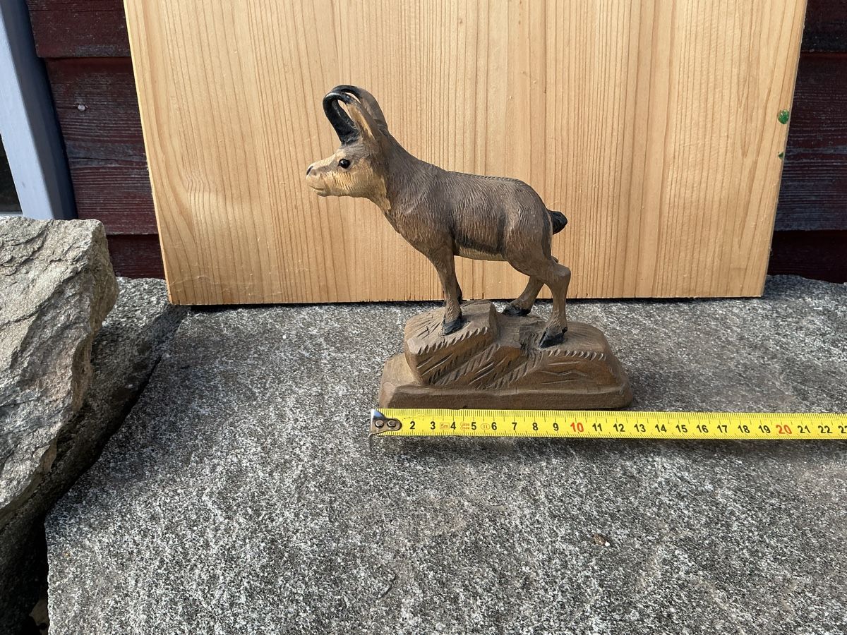 Statuette: Gemse geschnitzt Brienz ab Fr. 1.— – Usato da Lenzburg venduto da Boelli-Frau 7