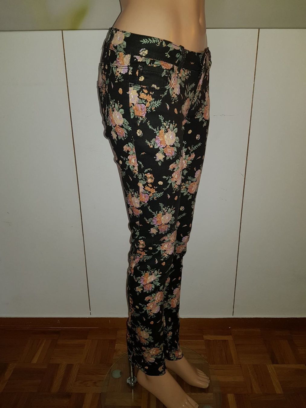 Yes Or No Jeans: YES OR NO Jeans Taille / Grosse 36 – Usato da Cossonay-ville venduto da Super-Price-Quality 2