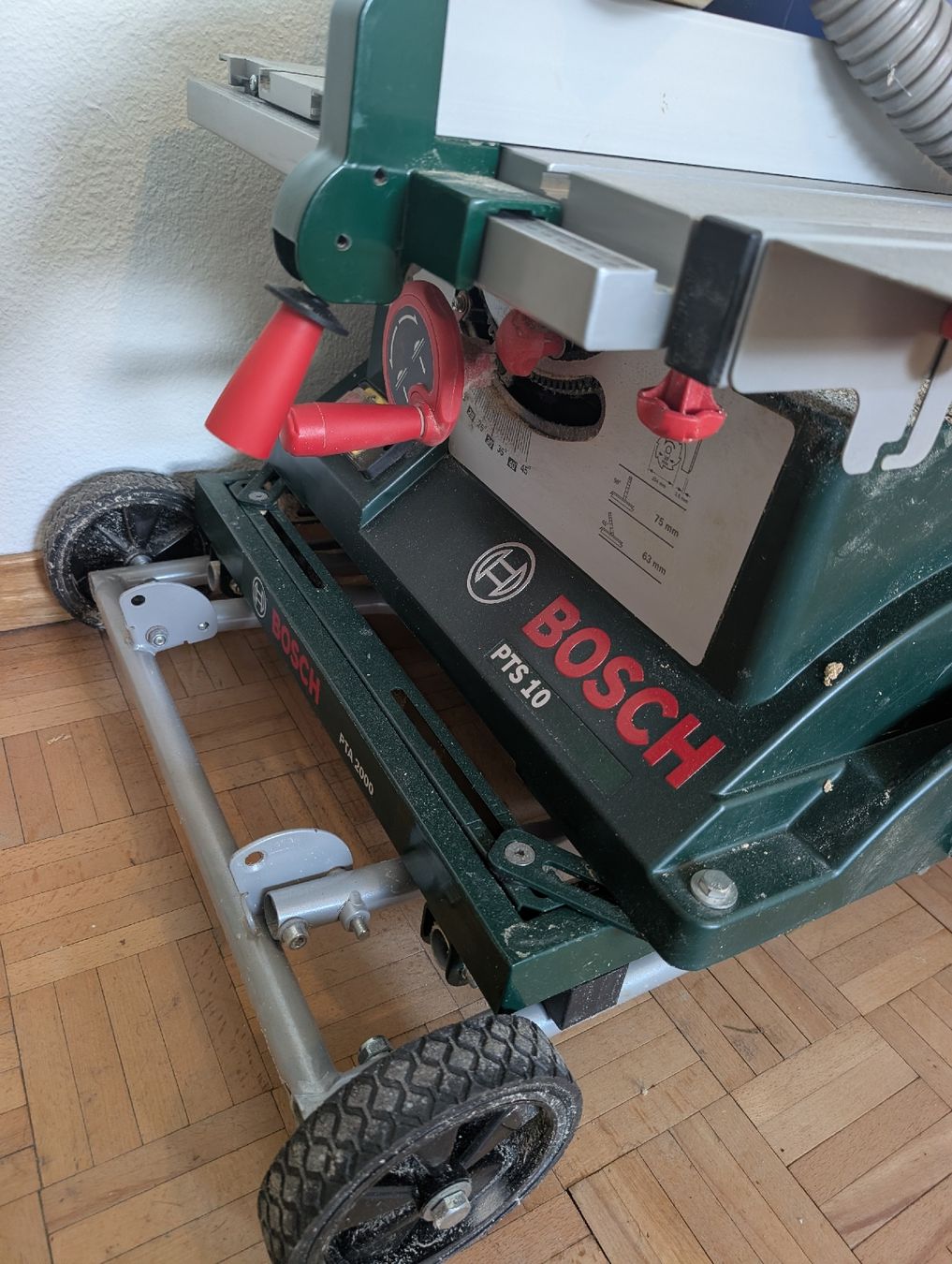 Bosch Seghe: Bosch PTS 10 Table Saw with Table, Vacuum, & Spares  – Usato da Zürich venduto da san_fjf9 1