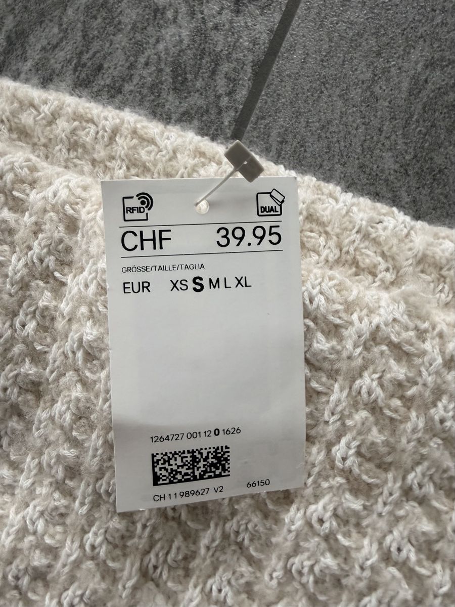 H&M Gonne: Zara Strickrock Mini, Crème, Neu mit Etikett – Nuovo e nell'imballaggio originale da Forch venduto da Jini_5487 1