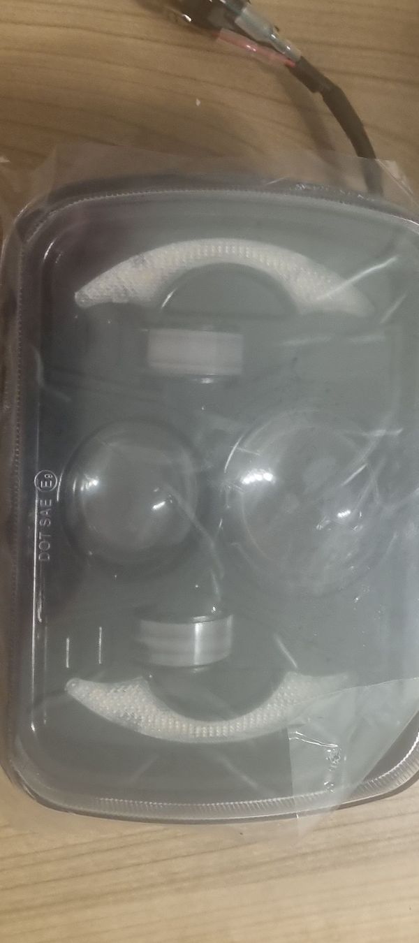 Lampen: LED Scheinwerfer, eckig, neu & ungebraucht im Originalkarton – Neu und originalverpackt aus Arbon von Deki22