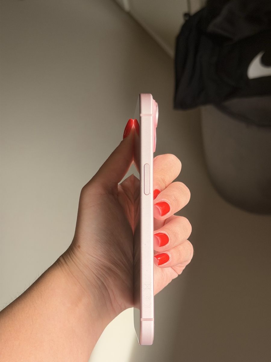 Apple Telefoni cellulari / Smartphones: iPhone 15 – Usato da St. Moritz venduto da mar_zq7j 5