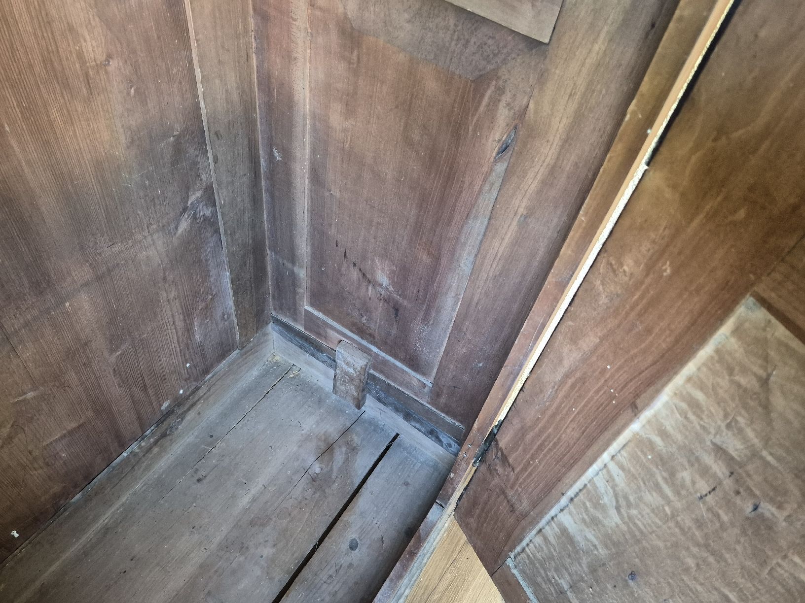 Schränke: Bauernschrank – Gebraucht aus Magden von Houle 5