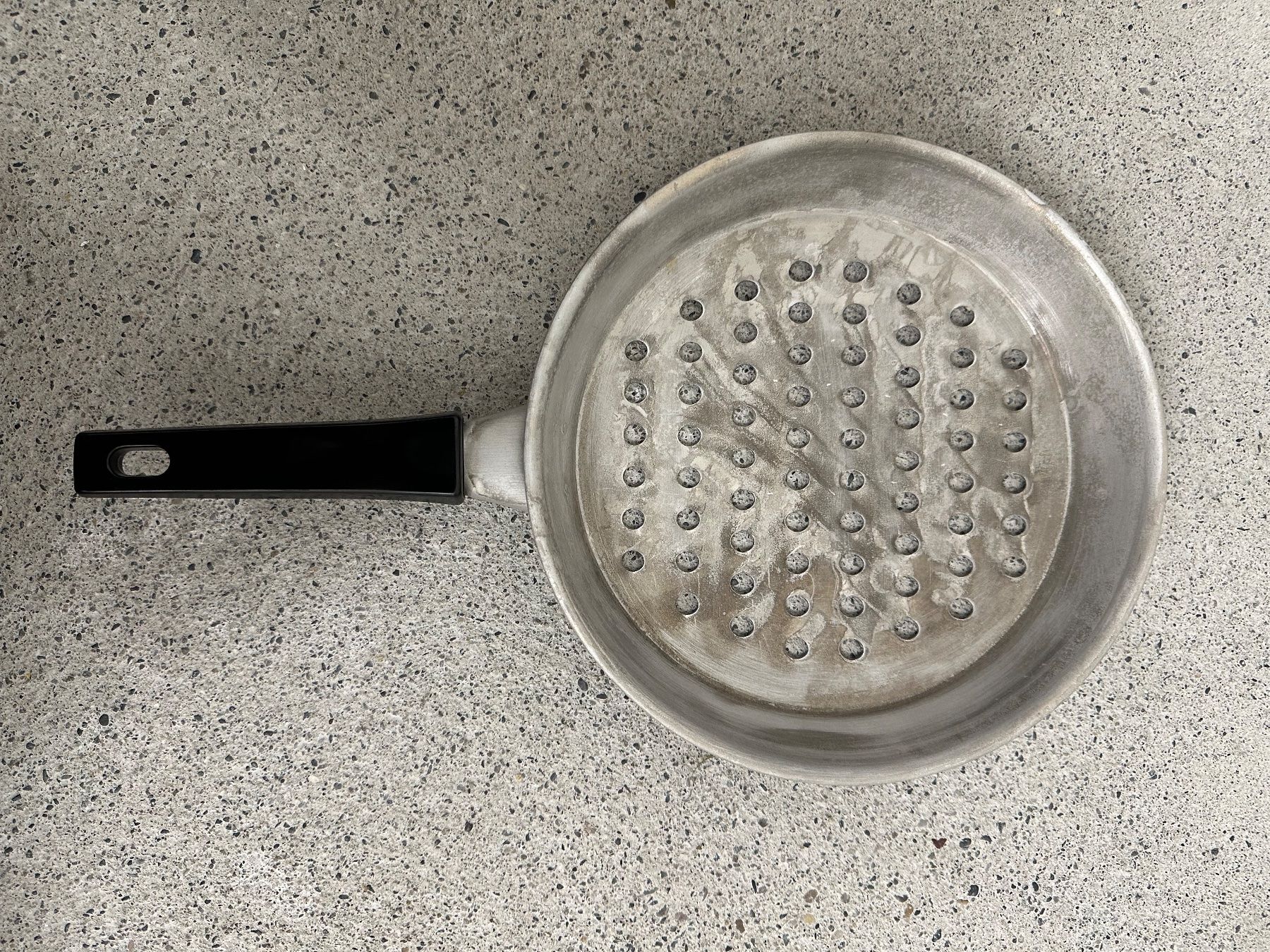 Küchengeräte: Mewa Spätzlisieb – Gebraucht aus Ebikon von Gaenggeliwaar