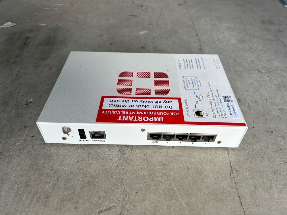 Rackmount IT Rackmount Kit RM-FR-T9 für FortiGate 30E / 50E (Gebraucht ...