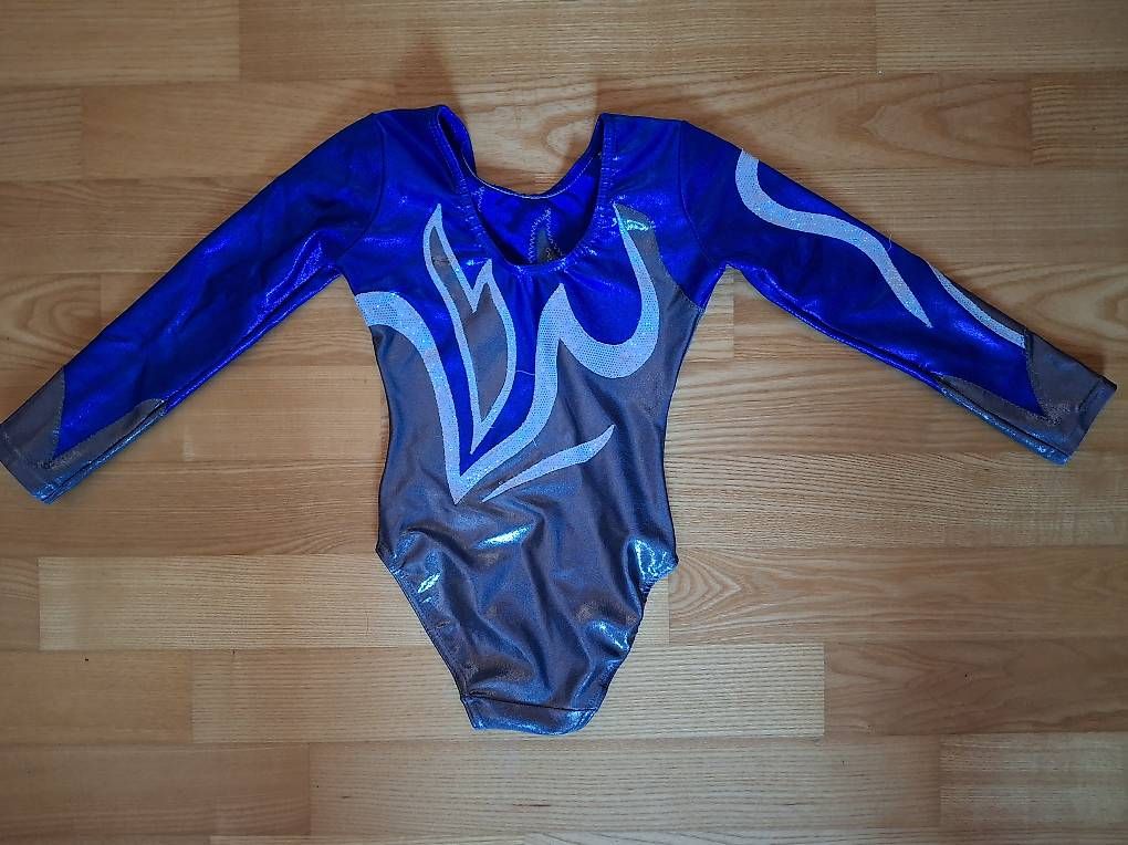 Trainer, Turnhosen & -trikots: Turndress 116/128 – Gebraucht aus Illnau von eberha1