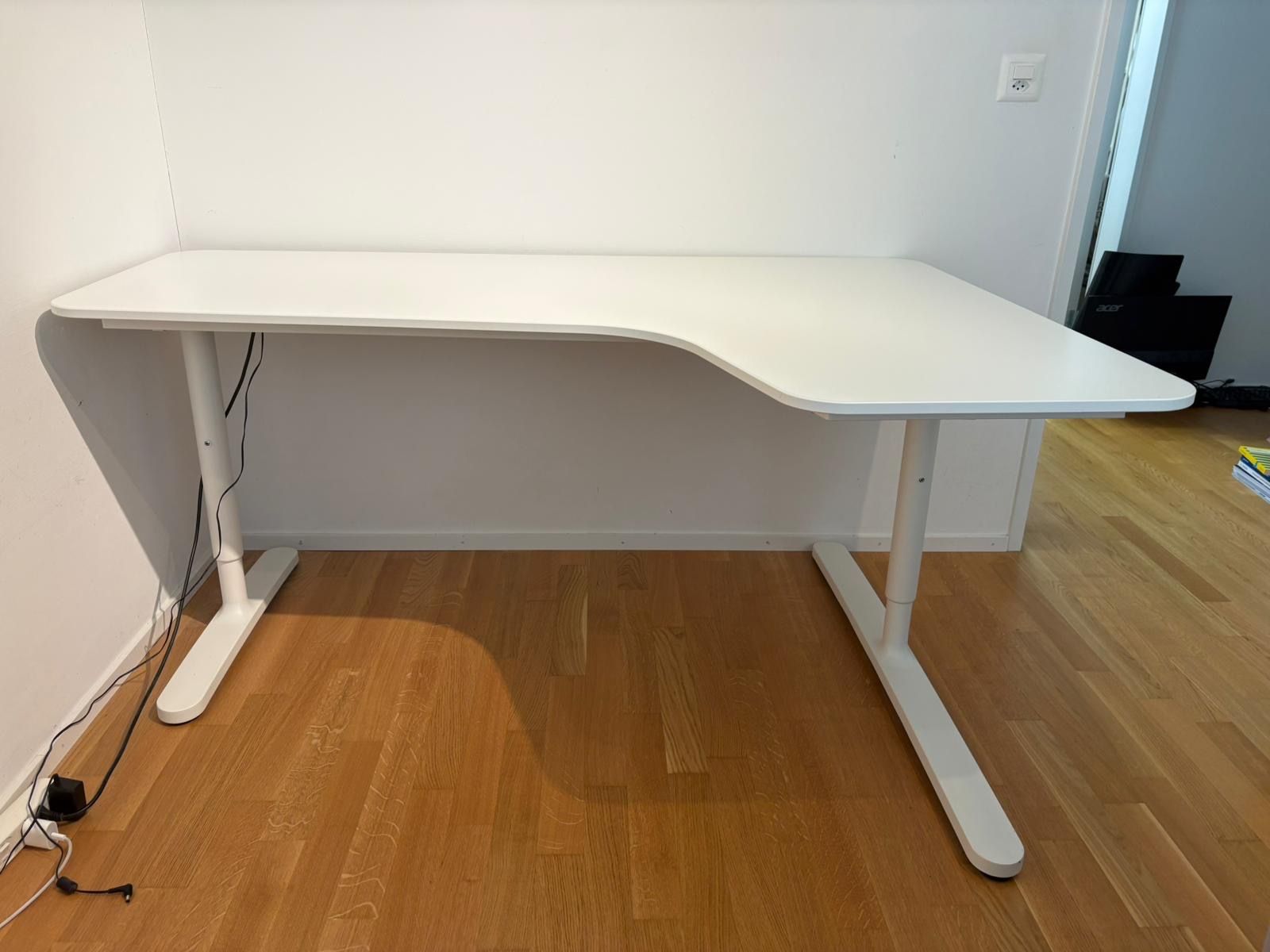 Ikea Schreibtische: Bürotisch weiss (IKEA) – Gebraucht aus Gebenstorf von buc_c7gn 1