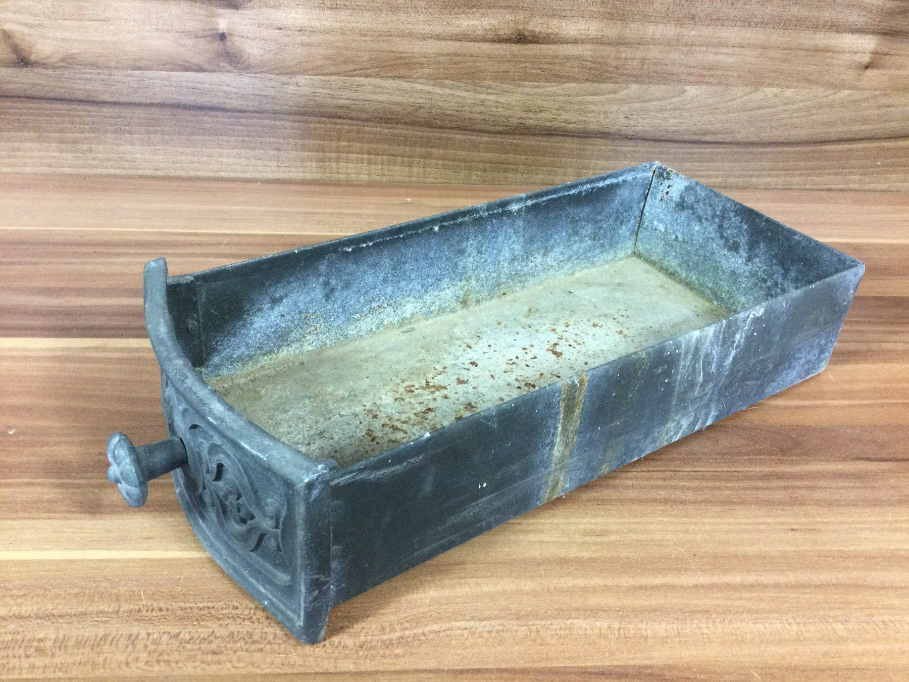 Werkzeuge: Gebrauchte Blech Aschenschublade mit Floralem Muster – Defekt aus Wangen SZ von kuriosum12 2