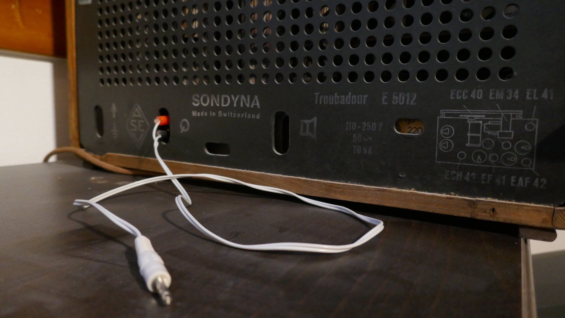 Radio: Antikes Radio Sondyna – Usato da Wenslingen venduto da FairlightCMI 4