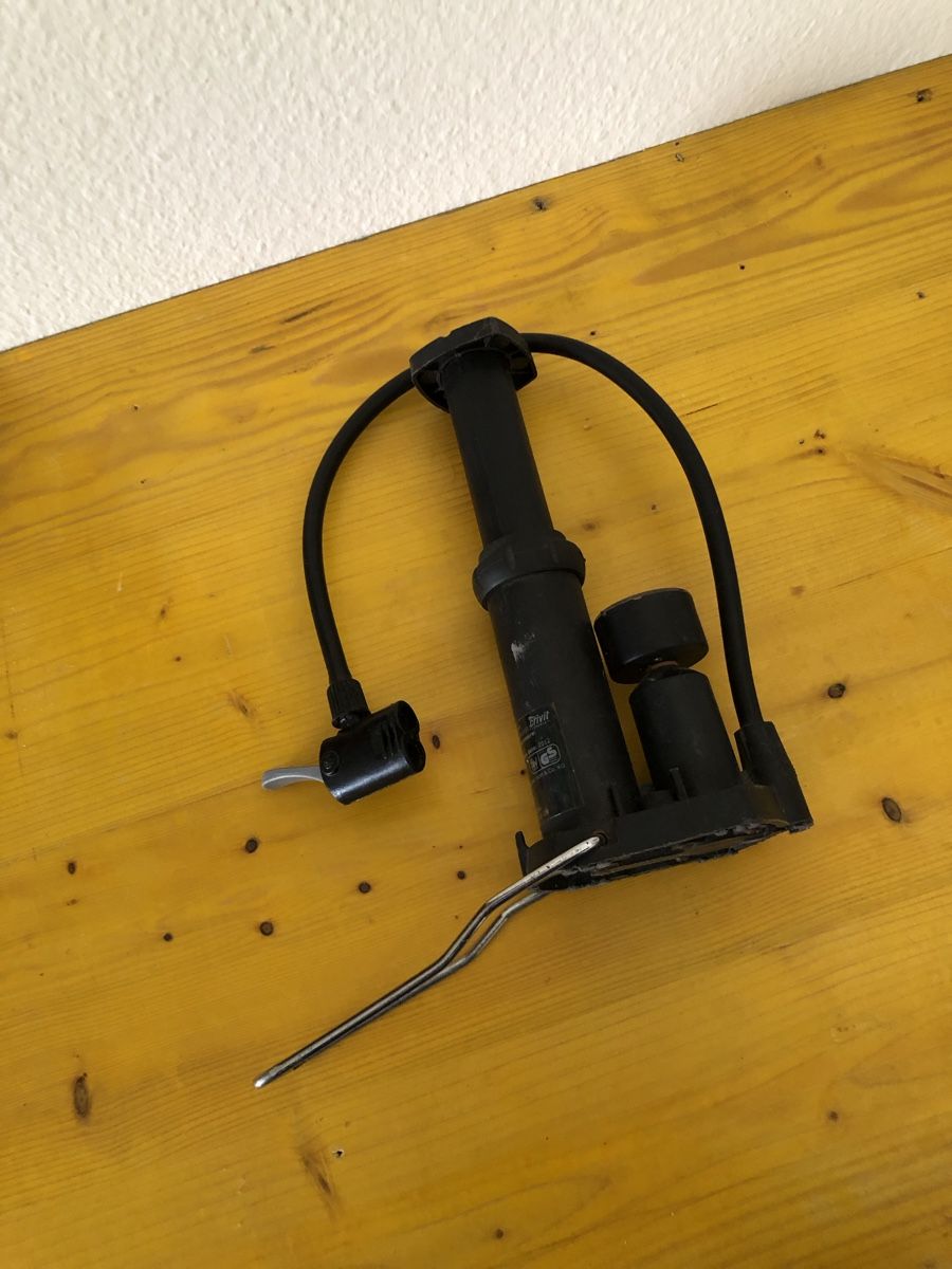 Pompe: Fuss Pumpe – Usato da Riehen venduto da Love-and-Peace 5