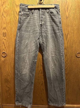 graue baggy Jeans