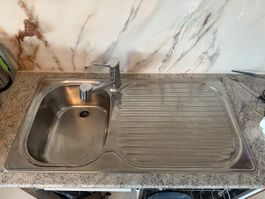 Edelstahl Spülbecken mit ausziehbarer Armatur KWC 