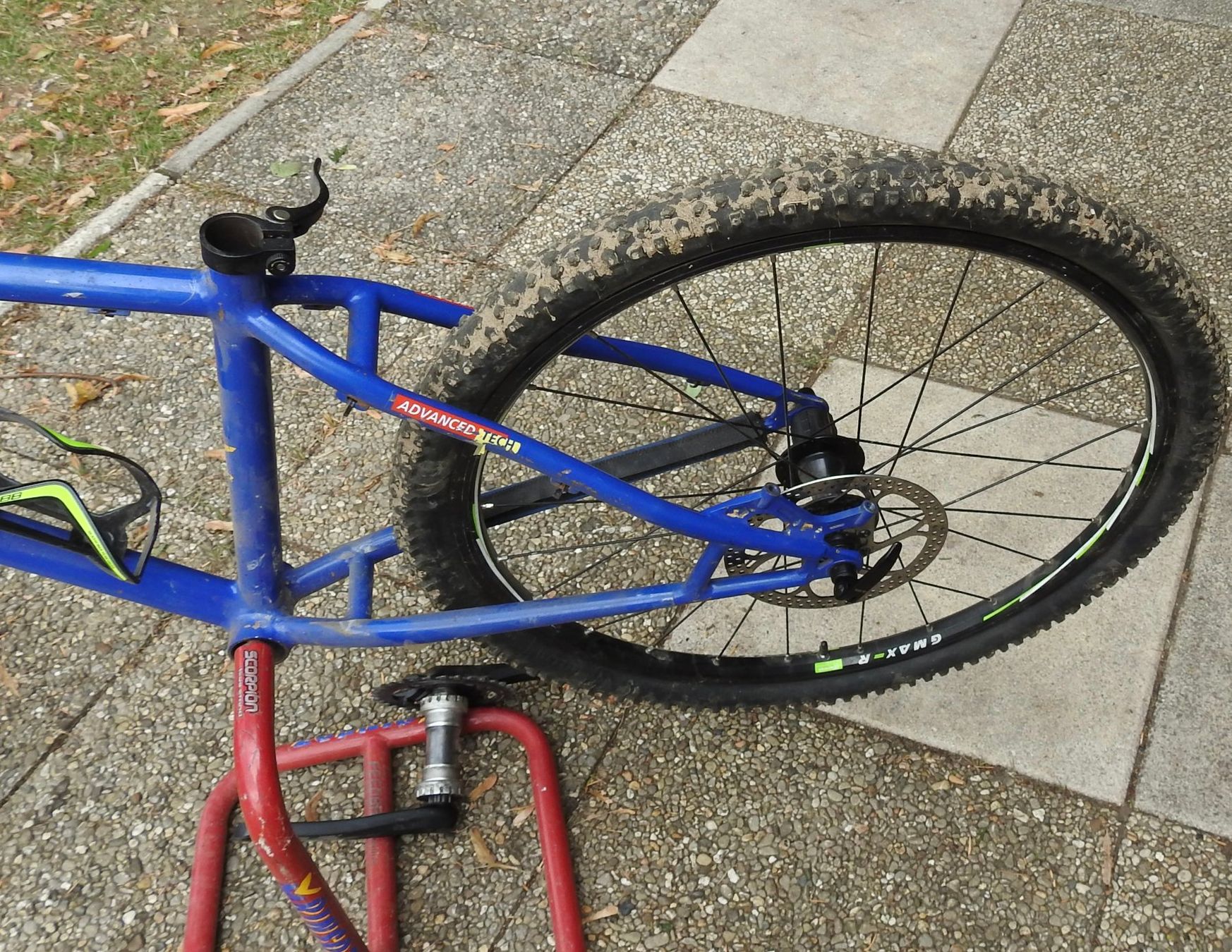 Pezzi di ricambio: Cadre de VTT 24 pouces avec roues – Usato da Confignon venduto da cha_8bw2 8