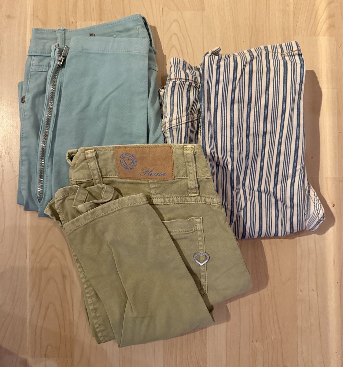 Please Jeans Lotti di vestiti: 3 Jeans Please  – Usato da Bözberg venduto da Lilipzl
