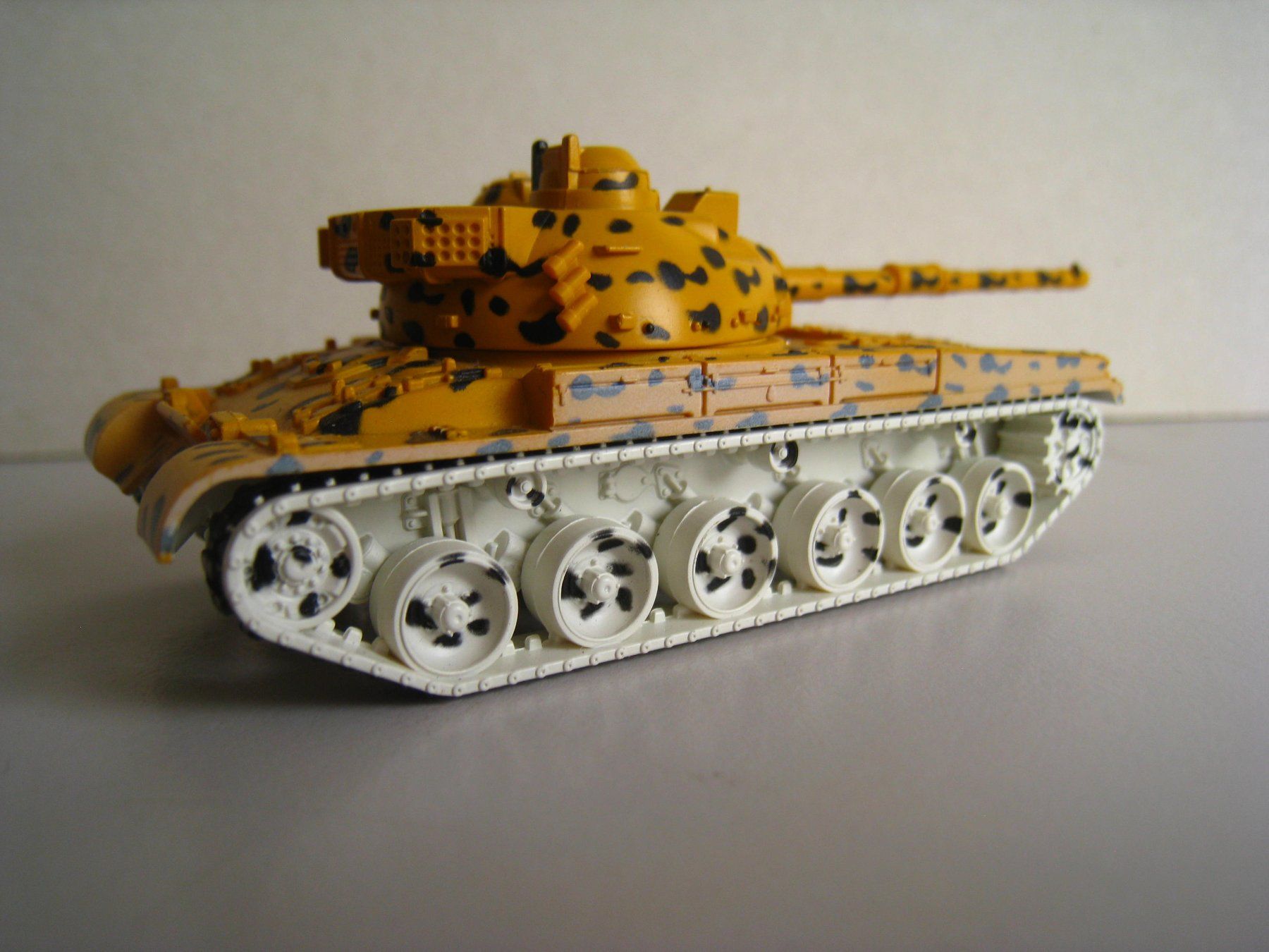 Herpa Modellini di ferrovie: Herpa Leopard 2 Panzer im Leopard Look ! 1/87 – Usato da Buchs ZH venduto da swiss-train 4