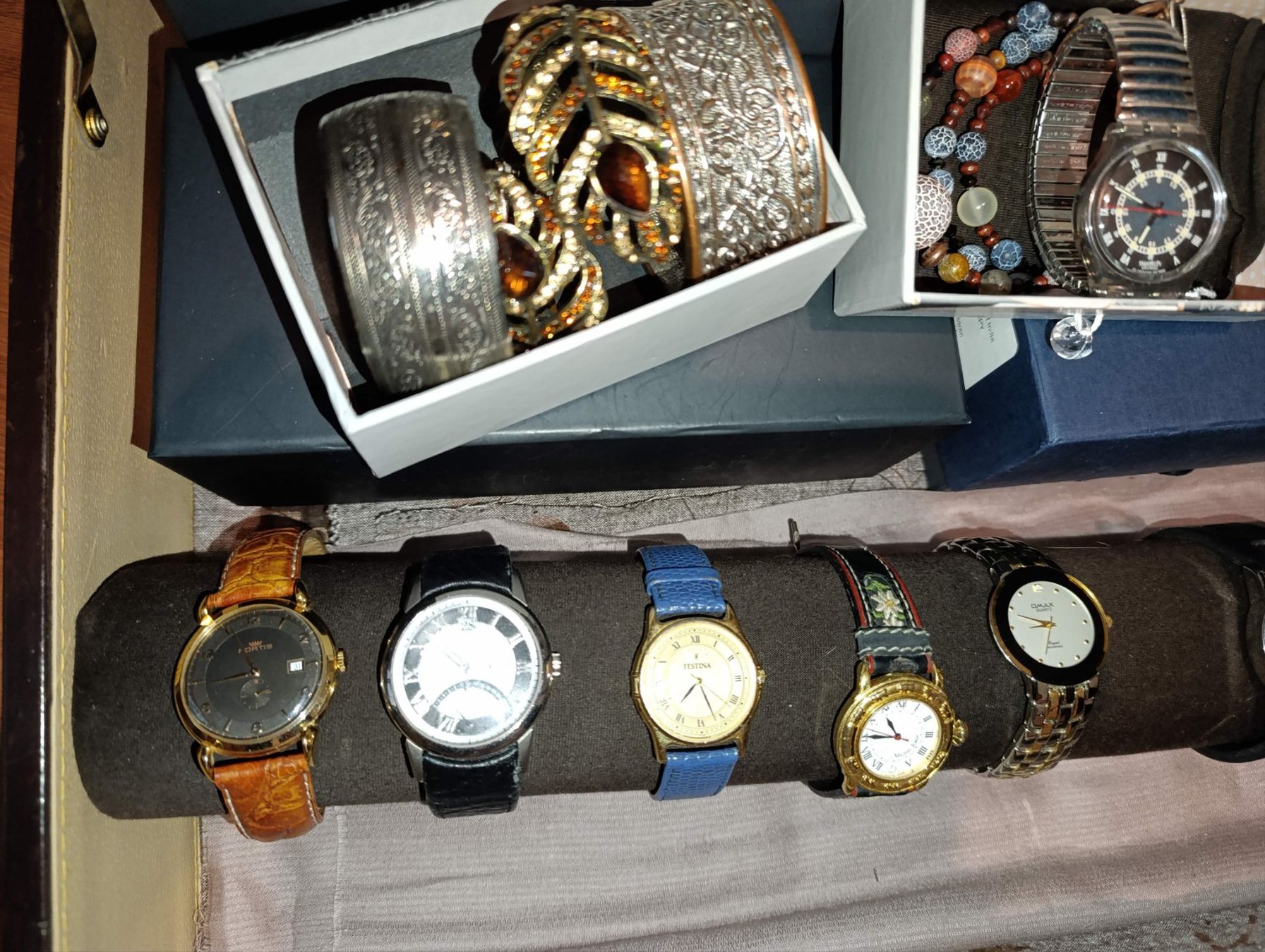Orologi: Koffer mit Uhren – Usato da Chur venduto da Timepass01 1