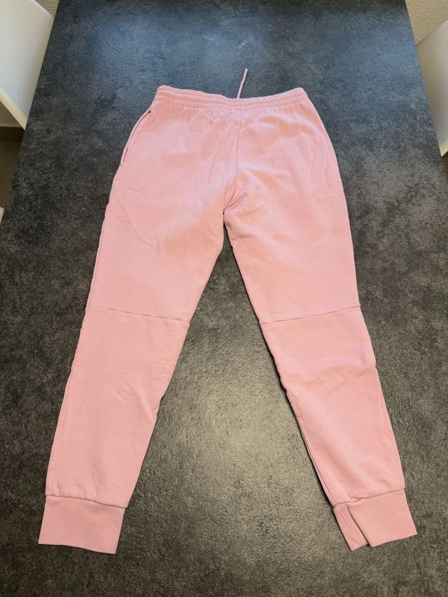 Lacoste Pantaloni: Pink Lacoste joggers – Nuovo (secondo la descrizione) da Grand-Lancy venduto da VERJUS22 1